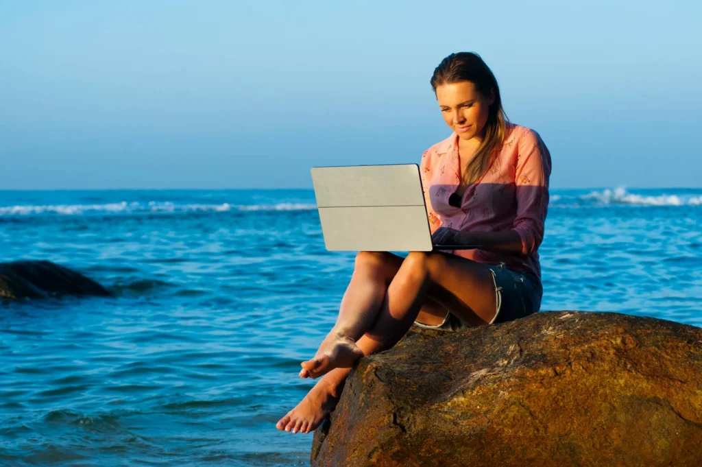 The Quiet Retreat: How Online Casinos Offer Solitude in a Busy Island World